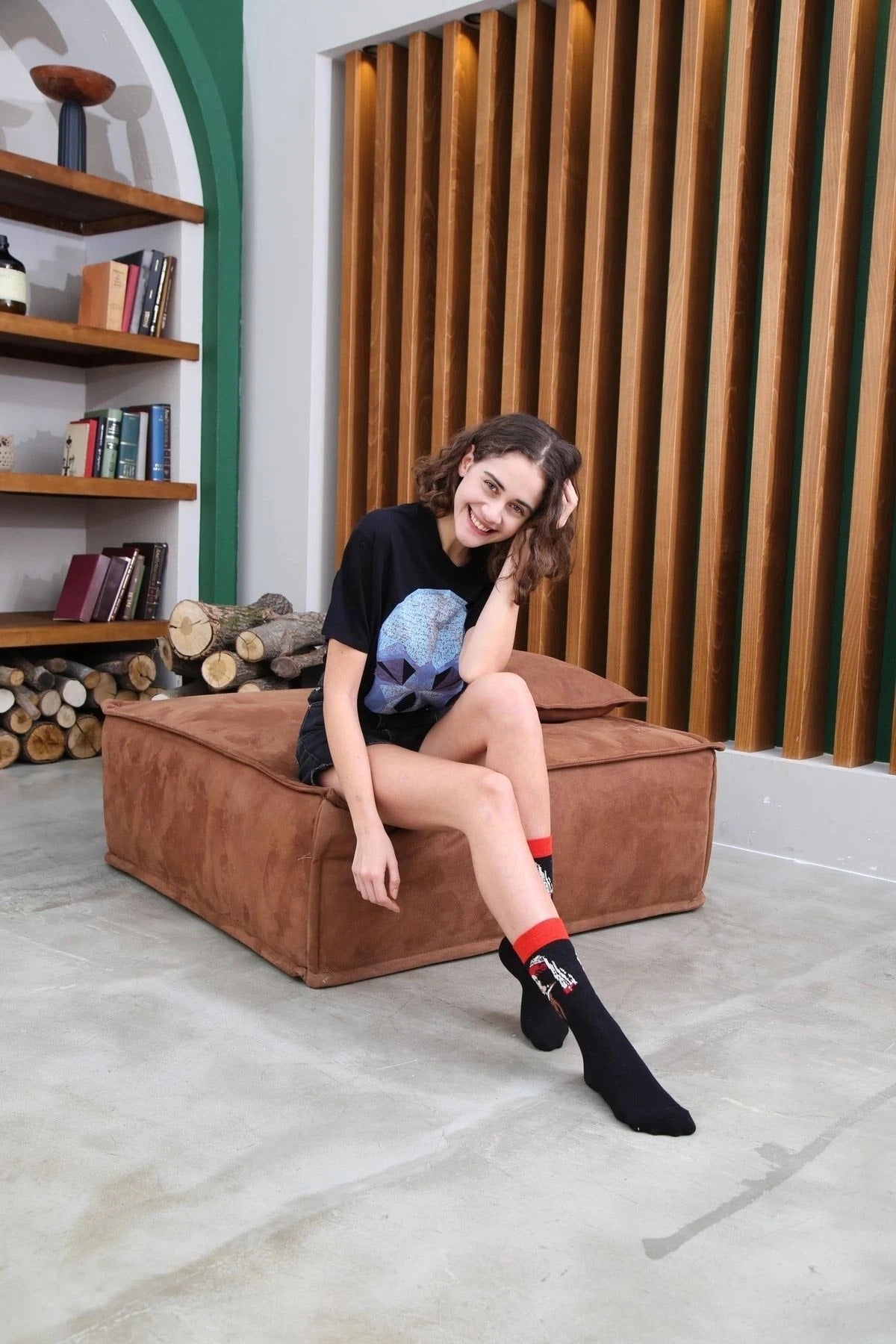 Pearl Earring Girl Sock